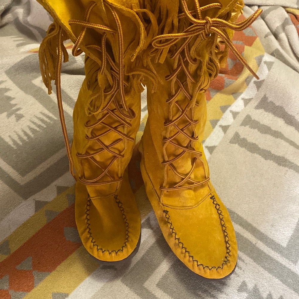 GORGEOUS new tall moccasins